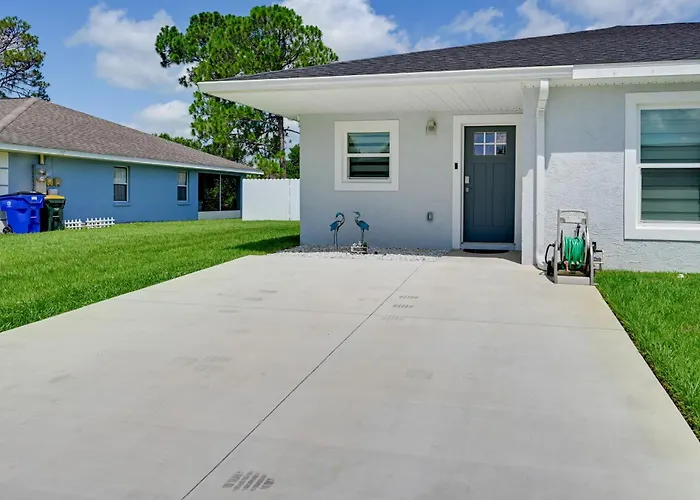Hot Tub & Fenced Yard: Home In Sebring