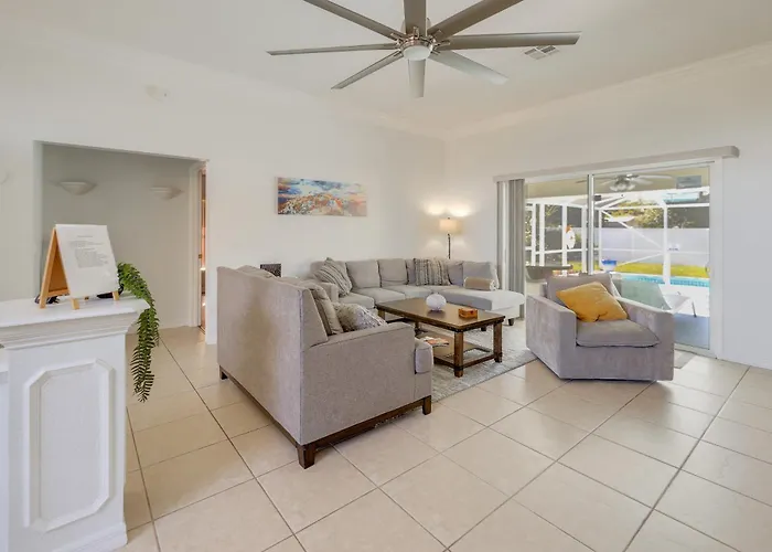 Pool & Fenced Yard: Sebring Retreat