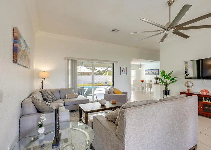 Pool & Fenced Yard: Sebring Retreat